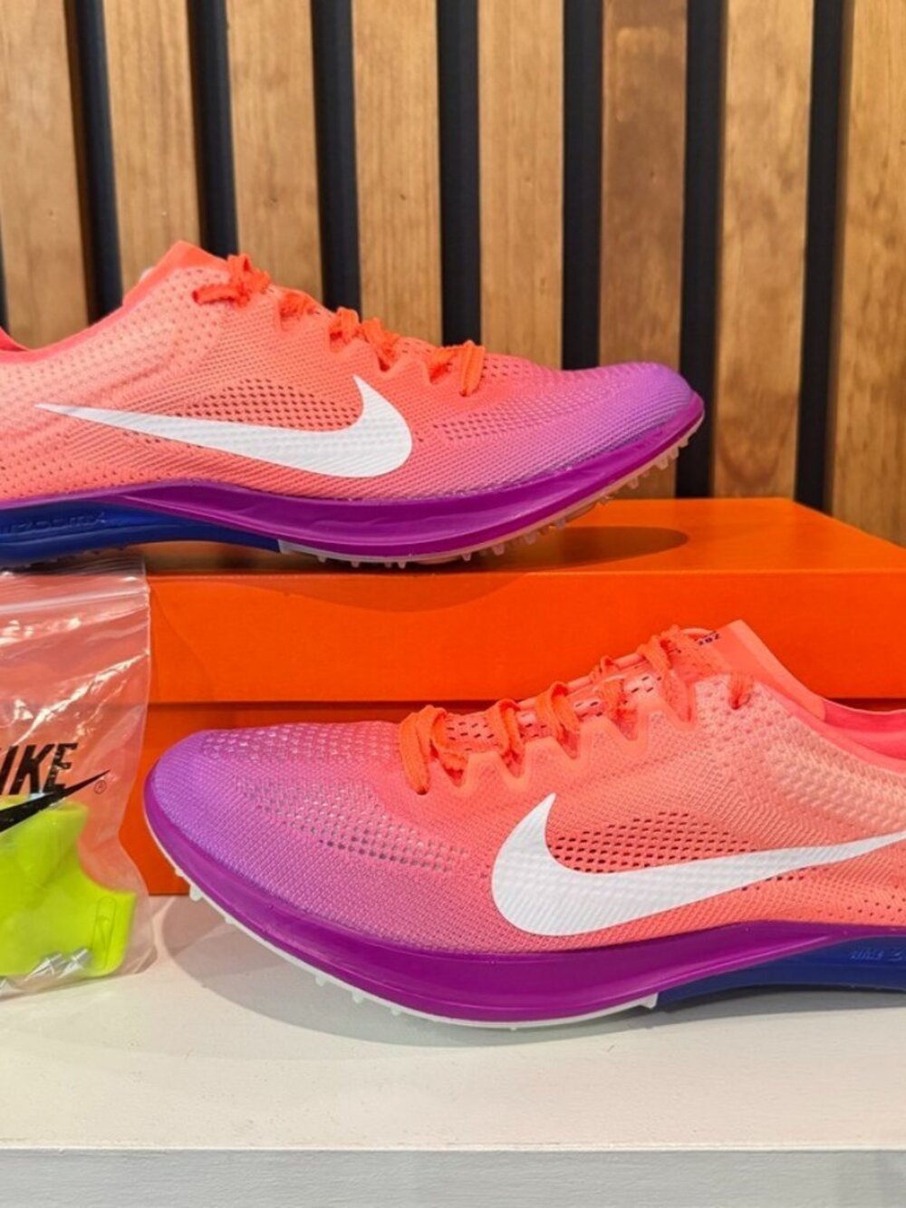Nike ZoomX Dragonfly 2 Mango Purple Pink IO0310-800 WMNS Size 10 / Mens Size 8.5